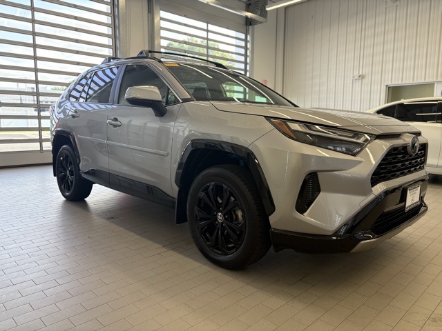 2022 Toyota RAV4 Hybrid SE