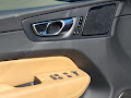 2023 Volvo XC60 B5 Ultimate Bright Theme