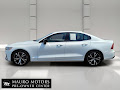 2024 Volvo S60 B5 Plus Dark Theme