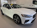 2024 Volvo S60 B5 Plus Dark Theme