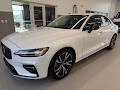 2024 Volvo S60 B5 Plus Dark Theme